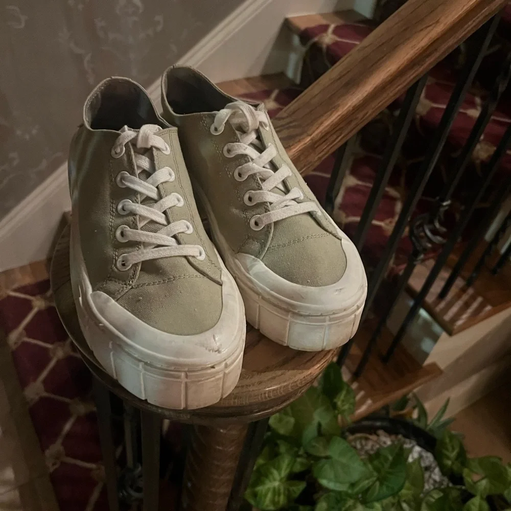 Mad Love sneakers ladies size 10 very good condition.